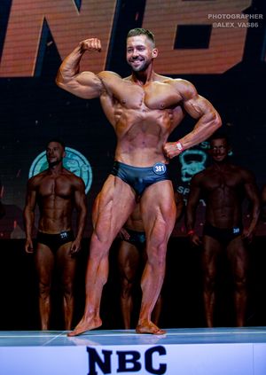 CLASSIC PHYSIQUE НОВИЧКИ